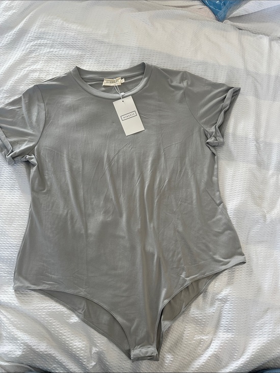 ninexis Tops - Light Grey Short-Sleeve Bodysuit Top by Barely There